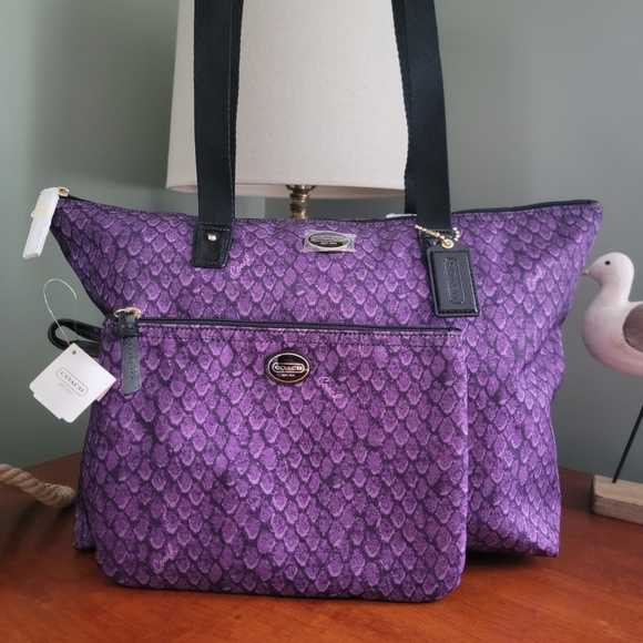 Coach Handbags - NWT Coach F77461 Gateway Snakeprint Packable Weekender Purple Canvas Pouch Bag